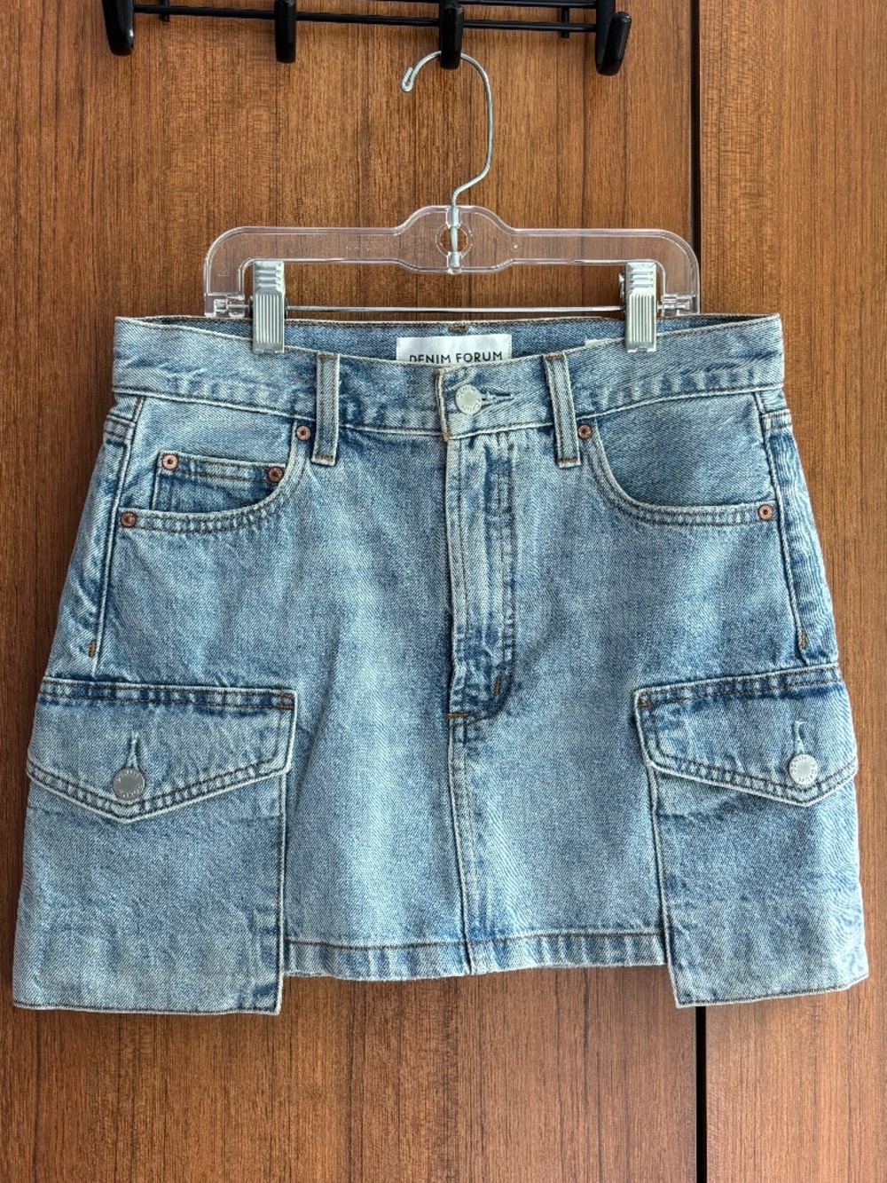 Aritzia Denim Forum The '90s Mid-Rise Cargo Mini Skirt Light Wash - Size 24